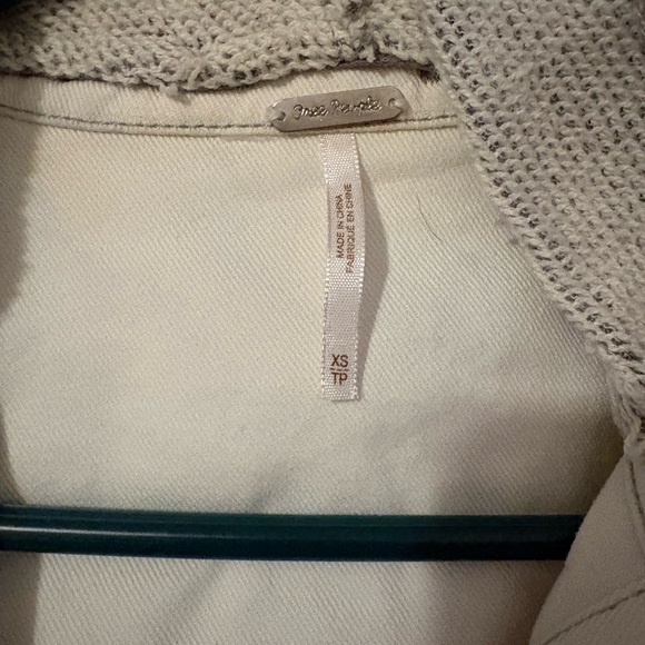 Free people - distressed White and Gray Jean Jacket - Picture 2 of 7